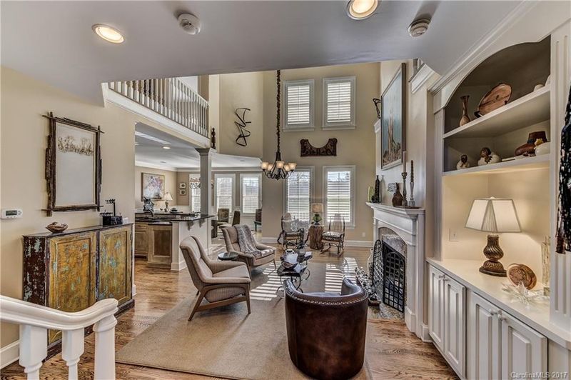 5625 Fairway View Dr, Charlotte, NC 28277