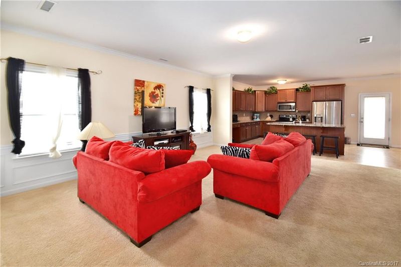 9610 Fernspray Rd, Charlotte, NC 28215