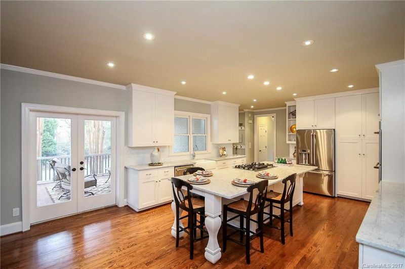 2104 Foxcroft Woods Ln, Charlotte, NC 28211
