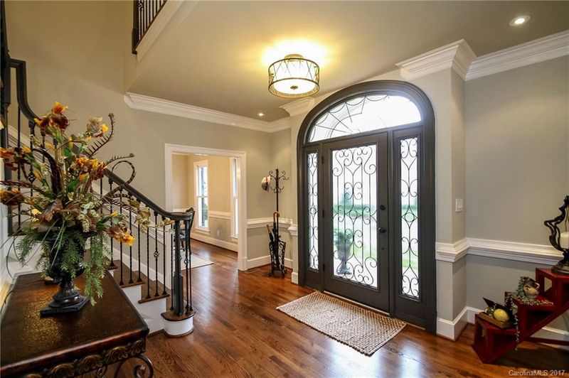 2104 Foxcroft Woods Ln, Charlotte, NC 28211