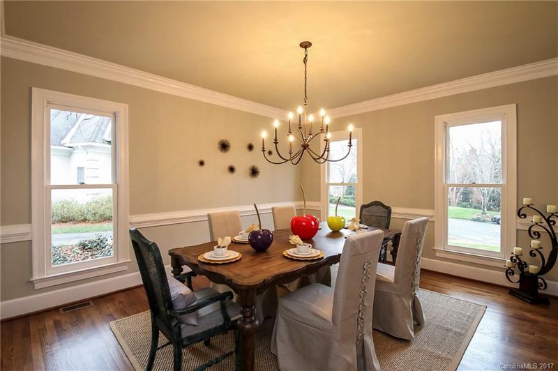 2104 Foxcroft Woods Ln, Charlotte, NC 28211