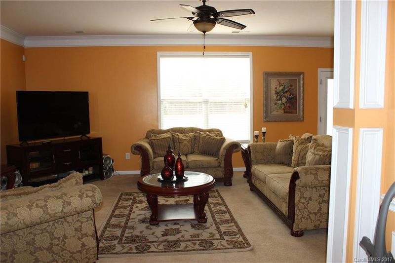 13721 Stringfellow Ln, Charlotte, NC 28278