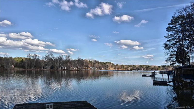 704 Edgewater Dr, Belmont, NC 28012