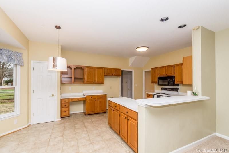 14007 Harlequin Dr, Charlotte, NC 28273