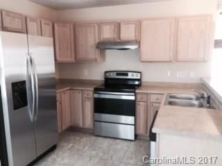 9611 Green Apple Dr, Charlotte, NC 28215
