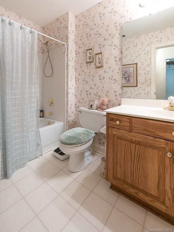 7120 Walton Heath Ln, Charlotte, NC 28277