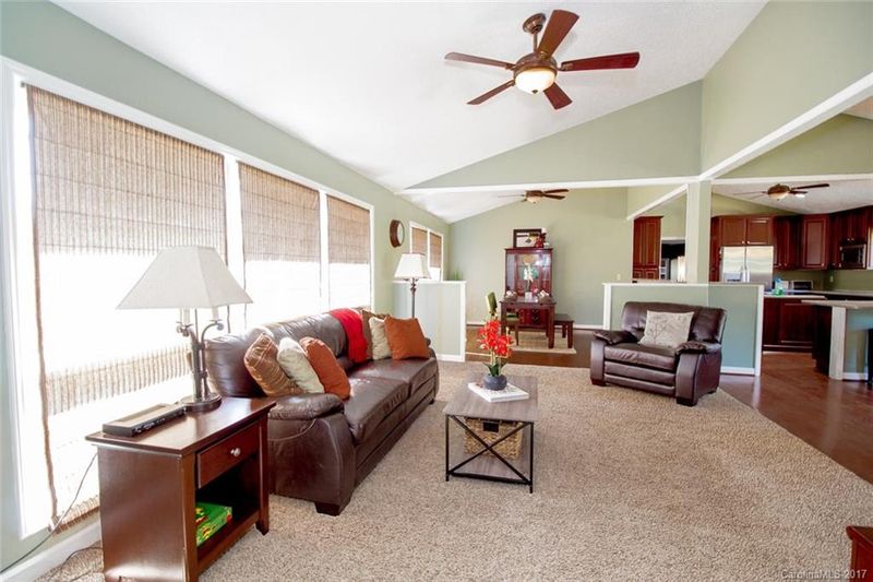 14226 Sledge Rd, Charlotte, NC 28278