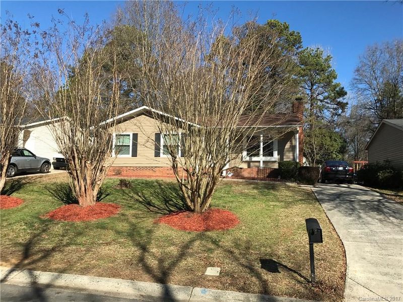 8013 Bald Ridge Dr, Charlotte, NC 28227