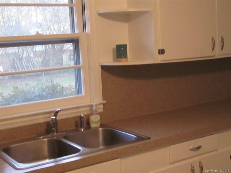 201 School St, Belmont, NC 28012
