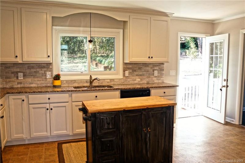 330 Whitestone Rd, Charlotte, NC 28270
