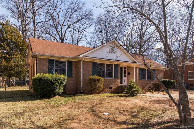 2325 Lanecrest Dr, Charlotte, NC 28215