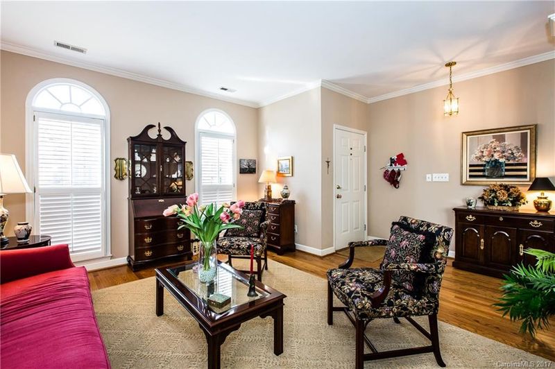 11539 Falling Leaves Dr, Charlotte, NC 28277