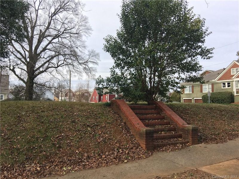800 Woodruff Pl, Charlotte, NC 28208