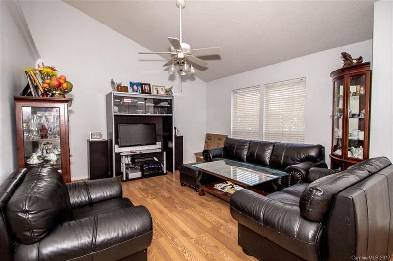 12711 Diamond Dr, Pineville, NC 28134