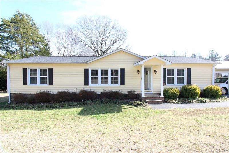 306 Ledford Dr, Gastonia, NC 28056