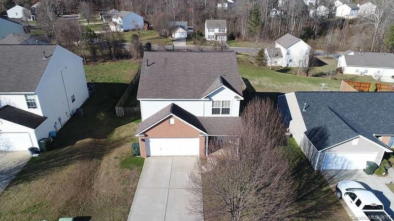 631 Overlook Rd, Lowell, NC 28098