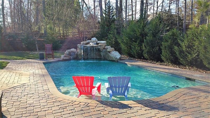 8051 Westbay Dr, Denver, NC 28037