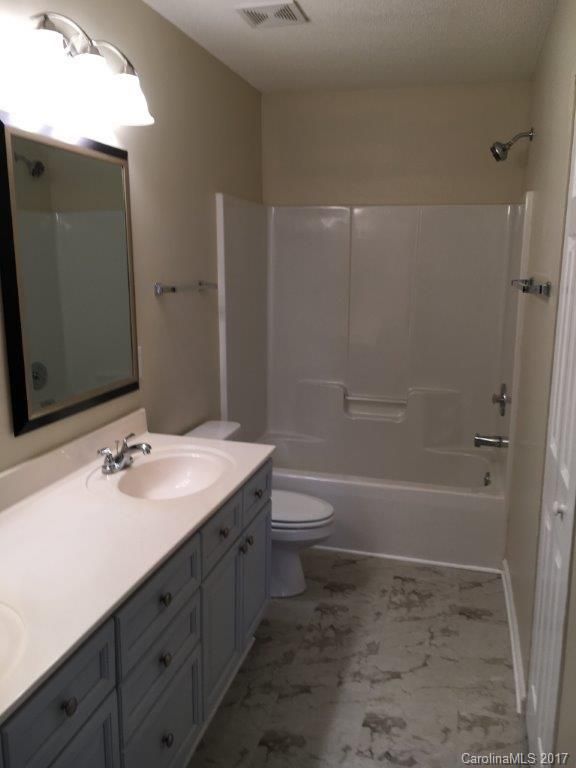 5933 Cougar Ln #-, Charlotte, NC 28269
