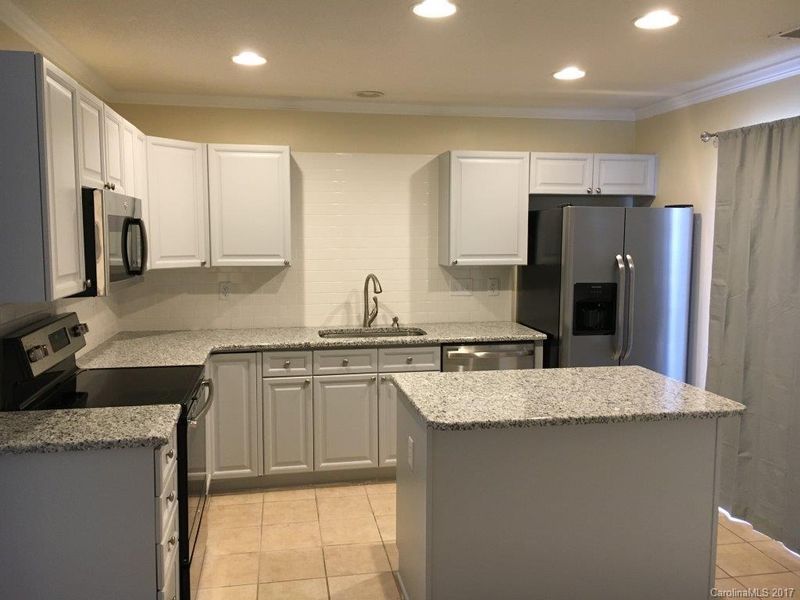 5933 Cougar Ln #-, Charlotte, NC 28269