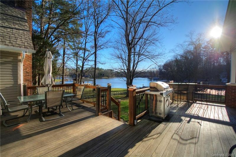 4975 Mill Creek Rd, Lake Wylie, SC 29710