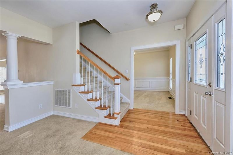 8510 Castle Cliff Dr, Matthews, NC 28105