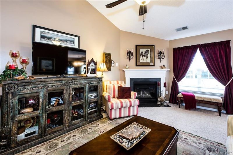 6905 Dandelion Cir, Indian Trail, NC 28079