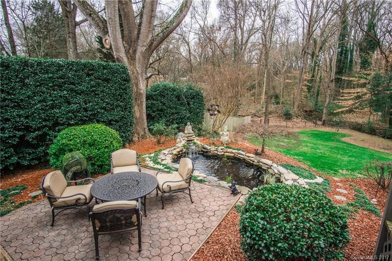 1222 Carey Ct, Charlotte, NC 28210