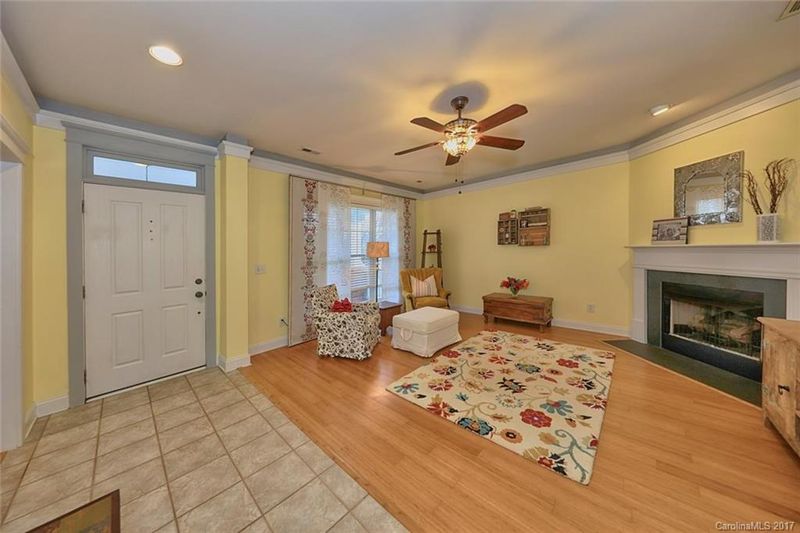 8222 Parkton Gate Dr, Huntersville, NC 28078