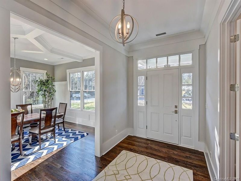 351 Hunter Ln, Charlotte, NC 28211