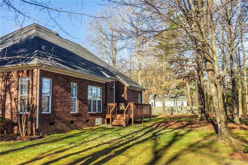 3220 Oglethorpe Ln, Monroe, NC 28110