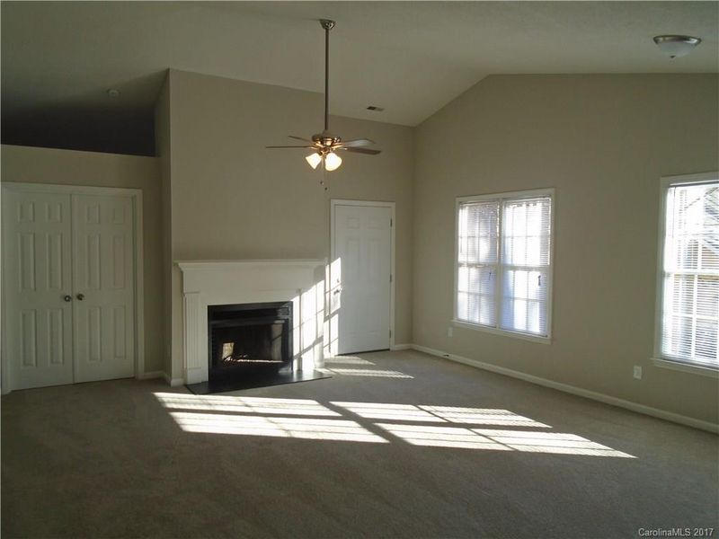 6218 Rockshire Dr, Charlotte, NC 28227