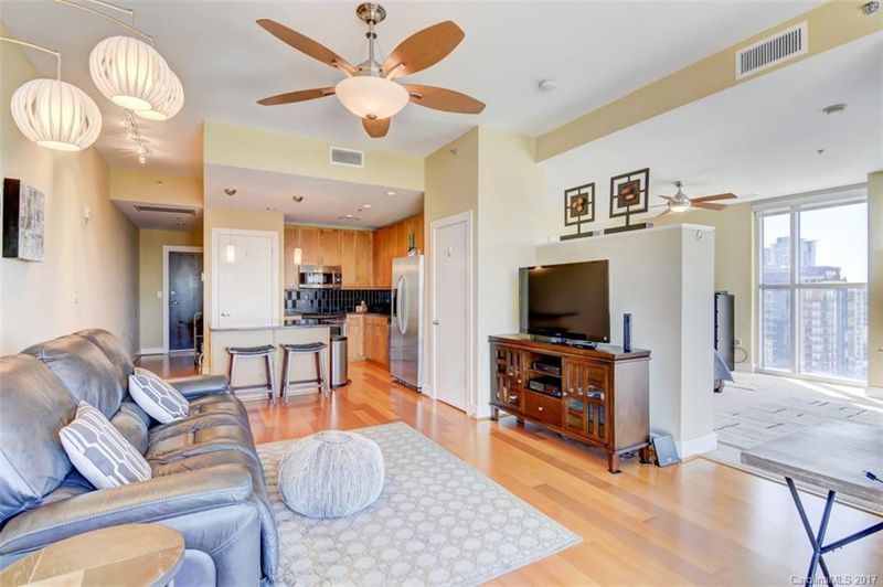 333 W Trade St #2505, Charlotte, NC 28202