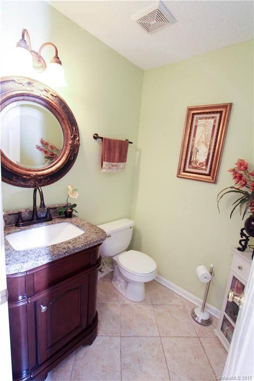 10001 Patrick Springs Ct, Matthews, NC 28105
