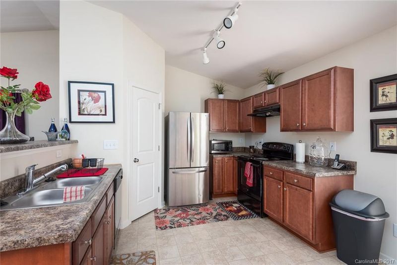 623 Stillgreen Ln, Charlotte, NC 28214