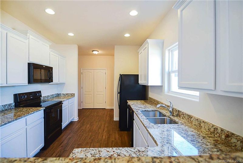 13837 Pinyon Pine Ln, Charlotte, NC 28215