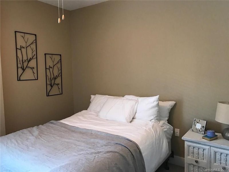 218 Harbour Place Dr #218, Davidson, NC 28036