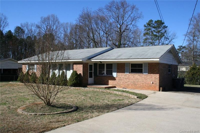 1504 Huntingdon Rd, Kannapolis, NC 28081