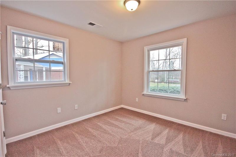2911 Danlow Pl, Charlotte, NC 28208