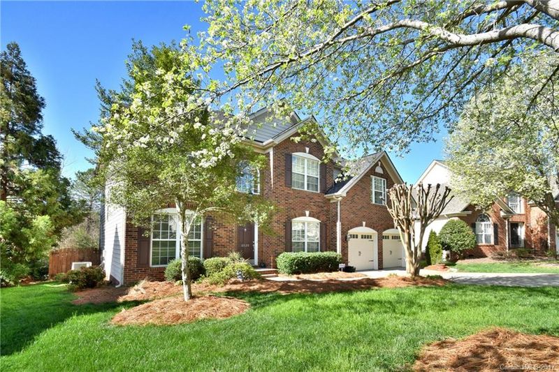 6528 Elfreda Rd, Charlotte, NC 28270