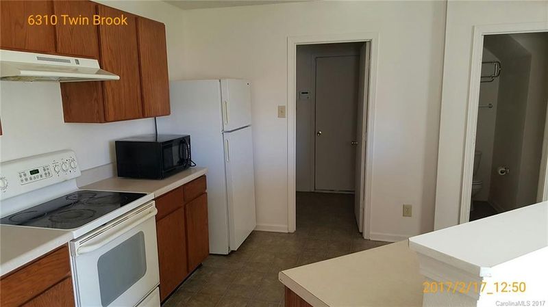 6013 Twin Brook Dr, Charlotte, NC 28269