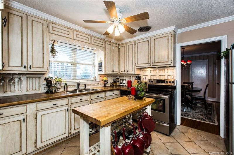 152 Laburn Ave, Charlotte, NC 28214