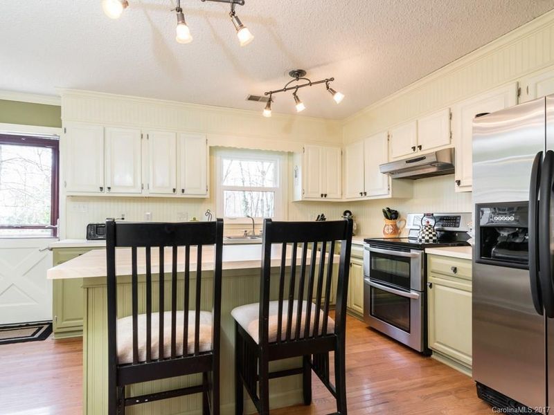 8915 Rittenhouse Cir, Charlotte, NC 28270
