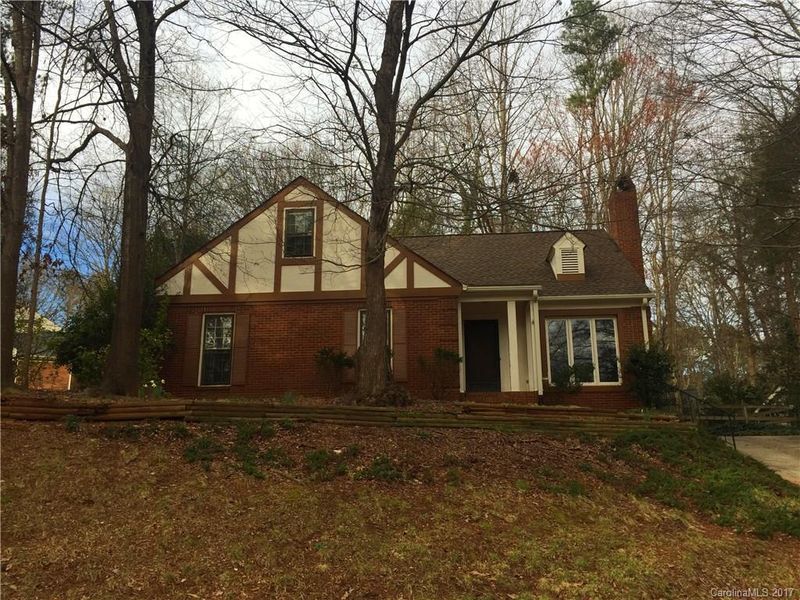 521 Trail Ridge Rd, Matthews, NC 28105