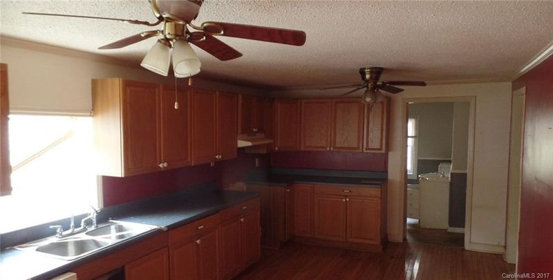 977 Saturn St, Gastonia, NC 28052