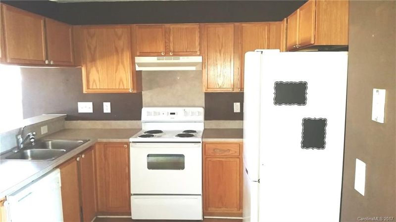2171 Mallard Pointe Dr, Kannapolis, NC 28083