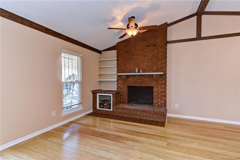 6616 Park Hickory Dr, Charlotte, NC 28227