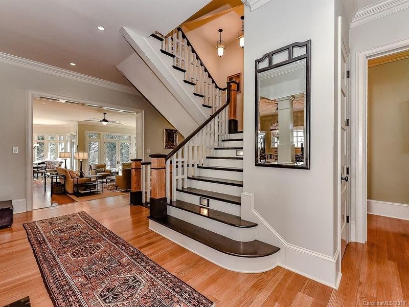 2427 Overhill Rd, Charlotte, NC 28211