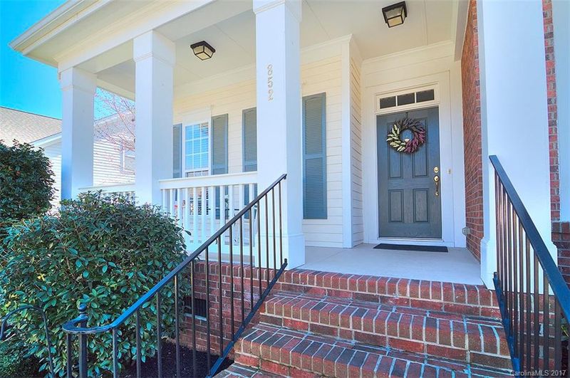 852 Brooks Mill Dr, Tega Cay, SC 29708