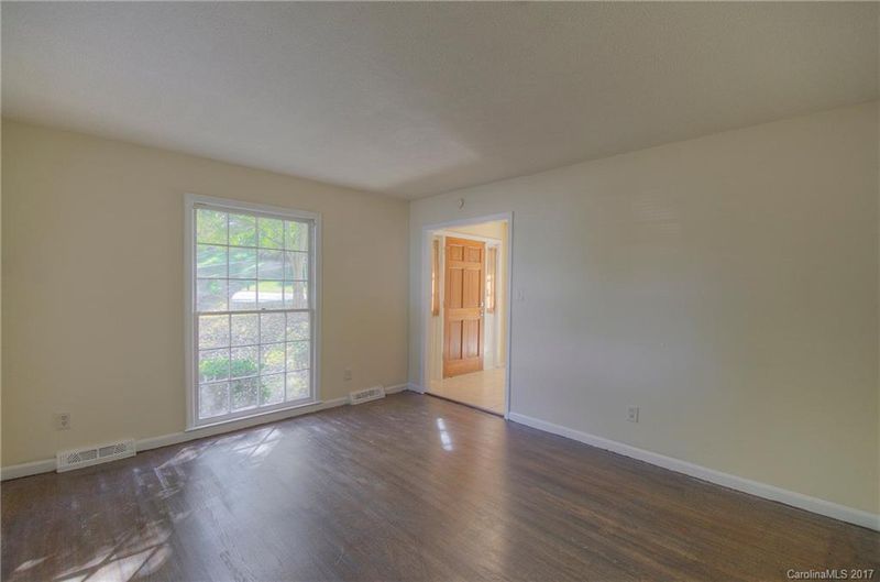 6629 Cedar Springs Rd, Charlotte, NC 28212