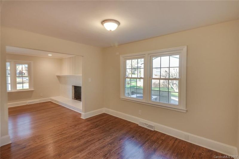 3914 Sheffield Dr, Charlotte, NC 28205